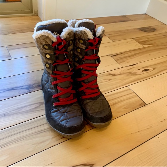 columbia boots with fur
